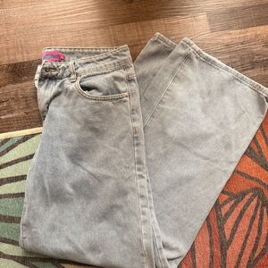 Women’s light wash Jeans - Classic Straight leg